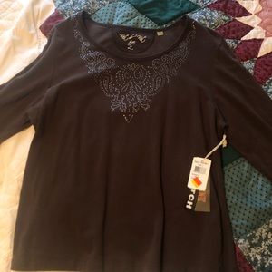 Women’s quarter sleeve top